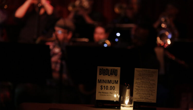 LOS FANTASMAS DEL BIRDLAND-POGO