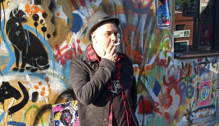 SOY UN PUNK DE BARRIO, UNO MÁS DE LA ESQUINA-POGO